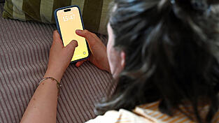 Die Polizistin wurde immer wieder von dem Mann kontaktiert, ebenso ihre Freunde und Brüder.