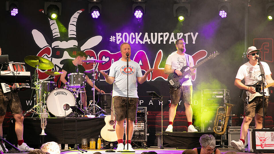 Die Partybilder vom Montag,11. August, aus dem Festzelt Nothaft. Die Partybilder vom Montag,11. August, aus dem Festzelt Nothaft.