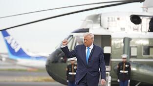 Trump hatte die Obergrenze für die Aufnahme von Flüchtlingen schon in seiner ersten Amtszeit deutlich reduziert. Trump hatte die Obergrenze für die Aufnahme von Flüchtlingen schon in seiner ersten Amtszeit deutlich reduziert.