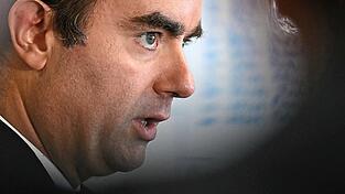 Premierminister Sébastien Lecornu ruft die anderen Parteien zur Zusammenarbeit auf.