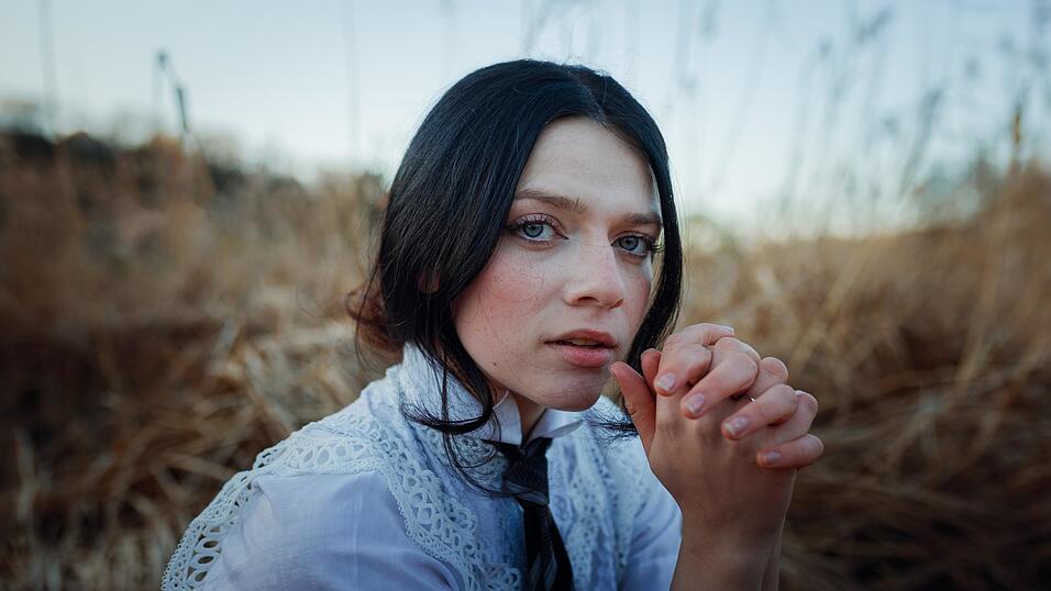 Ein Multitalent aus dem Landkreis Cham: Marie Paulus singt, spielt Gitarre und schreibt ihre eigenen Songtexte.