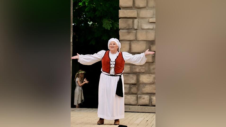 Eindr&uuml;cke von der Gruppe 'blau', die am Freitagabend die Drachenstich-Premiere gespielt hat.