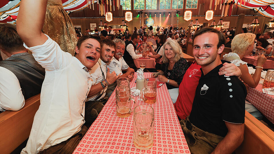 Die Partybilder vom Samstag, 10. August 2024, aus dem Festzelt Kr&ouml;nner.