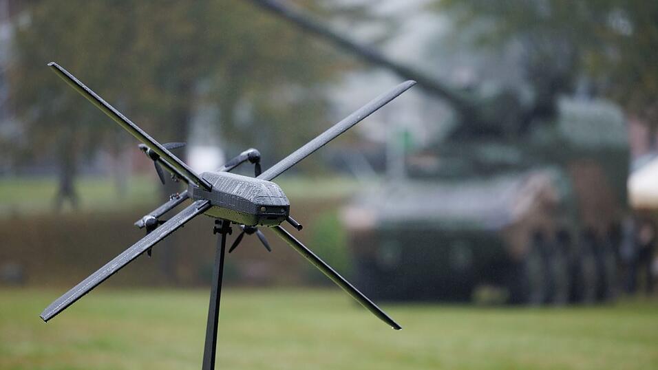 Drohnenwaffe HX-2 von Helsing