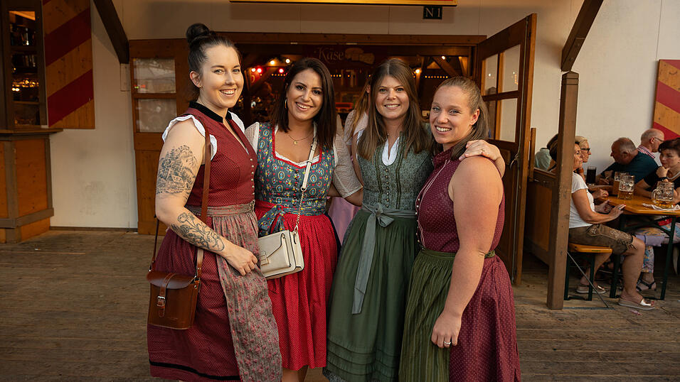 Die Partybilder vom Donnerstag, 17. August 2023, aus dem Festzelt Krönner. Die Partybilder vom Donnerstag, 17. August 2023, aus dem Festzelt Krönner.