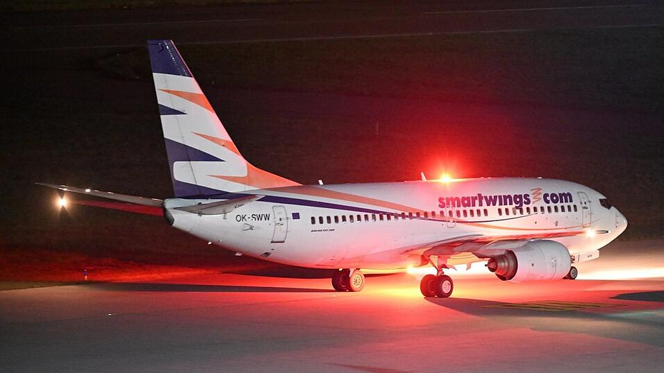 Ein Teil der Evakuierungen erfolgte auch per zivilem Charter-Flug.