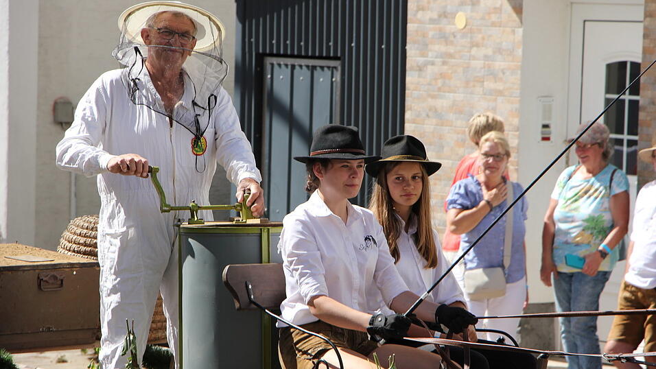 Der 35. Rosstag in Bad K&ouml;tzting. Bilder vom Festumzug &bdquo;Landwirtschaft und Handwerk von damals&ldquo;.