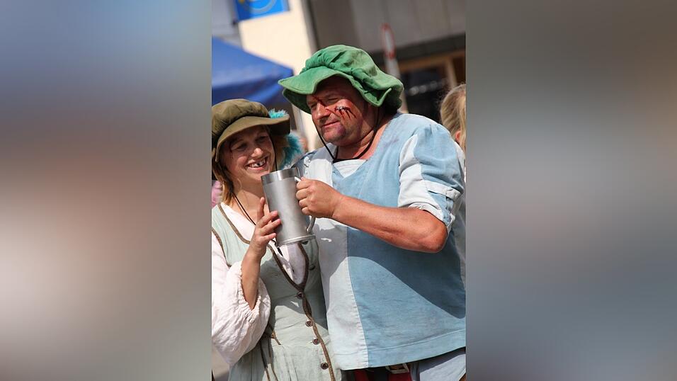 Die schönsten Augenblicke des historischen Drachenstich-Festzuges 2016. Die schönsten Augenblicke des historischen Drachenstich-Festzuges 2016.