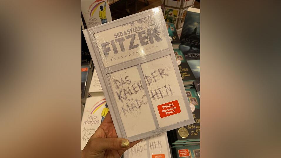Erst ver&ouml;ffentlicht, f&uuml;hrt Sebastian Fitzek mit 'Kalenderm&auml;dchen' die Liste bei B&uuml;cher Pustet an.