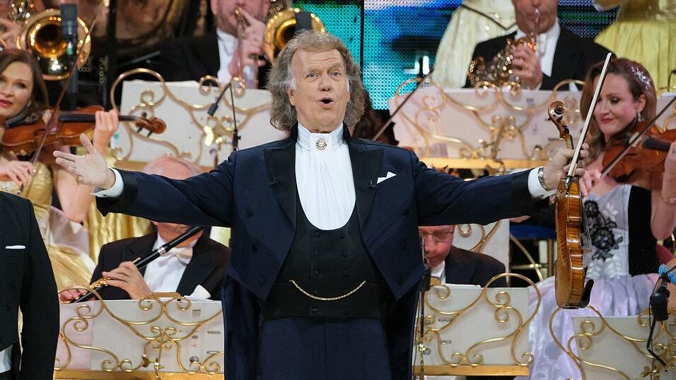 Walzermusik könne Menschen zum Swingen bringen, sagte der Dirigent. (Archivbild) Walzermusik könne Menschen zum Swingen bringen, sagte der Dirigent. (Archivbild)