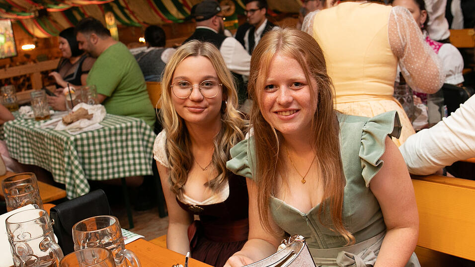 Die Partybilder vom Sonntag, 17. August, aus dem Festzelt Weckmann. Die Partybilder vom Sonntag, 17. August, aus dem Festzelt Weckmann.