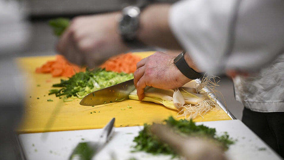 Das Gastronomie-Magazin 'Rolling Pin' hat die 100 besten K&ouml;che Deutschlands gek&uuml;rt. (Symbolbild)