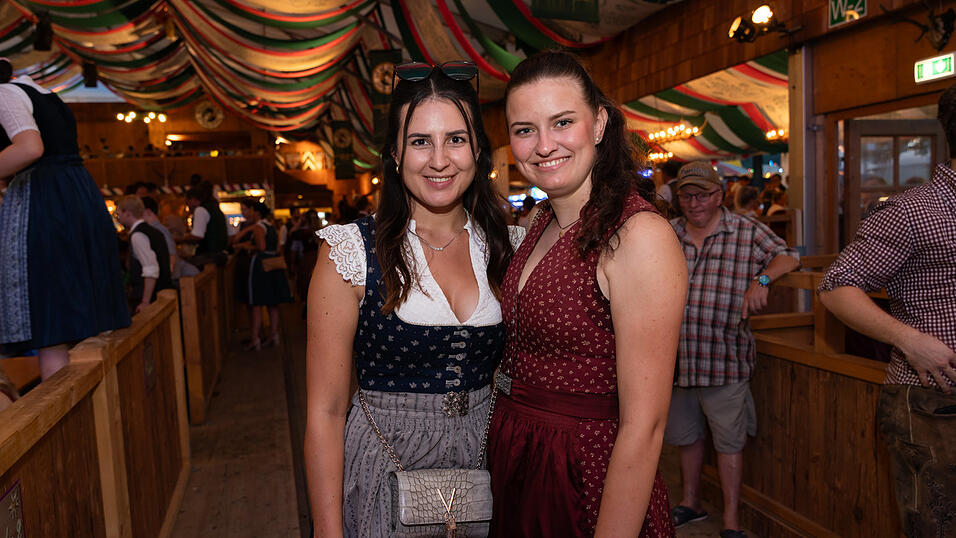 Die Partybilder vom Mittwoch, 14. August 2024, aus dem Festzelt Weckmann. Die Partybilder vom Mittwoch, 14. August 2024, aus dem Festzelt Weckmann.