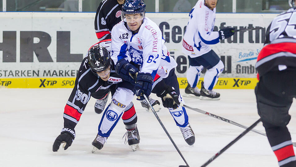 Nach dem knappen 5:4 Sieg gegen Nürnberg treffen die Kroaten im Finale am Sonntag auf die Augsburger Bezwinger der anderen Tigers. (Fotos: Harry Schindler) Nach dem knappen 5:4 Sieg gegen Nürnberg treffen die Kroaten im Finale am Sonntag auf die Augsburger Bezwinger der anderen Tigers. (Fotos: Harry Schindler)