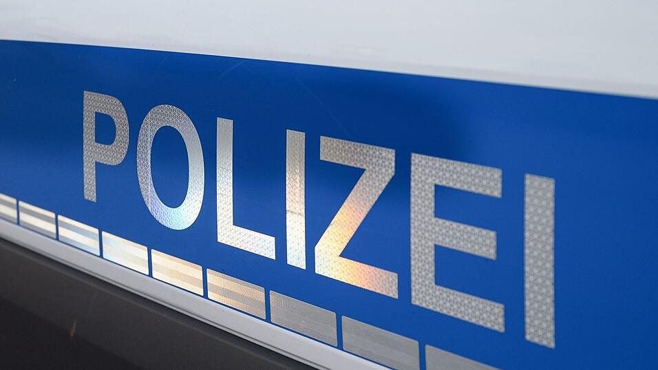 Die zwei maskierten Verd&auml;chtigen fl&uuml;chteten mit dem Handy des 37-J&auml;hrigen. (Symbolbild)