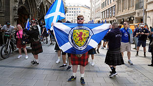 Bald in einem &auml;hnlichen Outfit wie dieser eingefleischte Fan zu sehen, sollte Schottland die EM gewinnen: unser Autor, der auf den Underdog tippt.