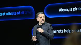 Amazons Sprachassistentin Alexa+ kann sich nach einem Ki-Umbau mit Nutzern unterhalten.
