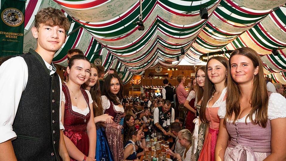 Die Partybilder vom Freitag, 14. August, aus dem Festzelt Weckmann. Die Partybilder vom Freitag, 14. August, aus dem Festzelt Weckmann.