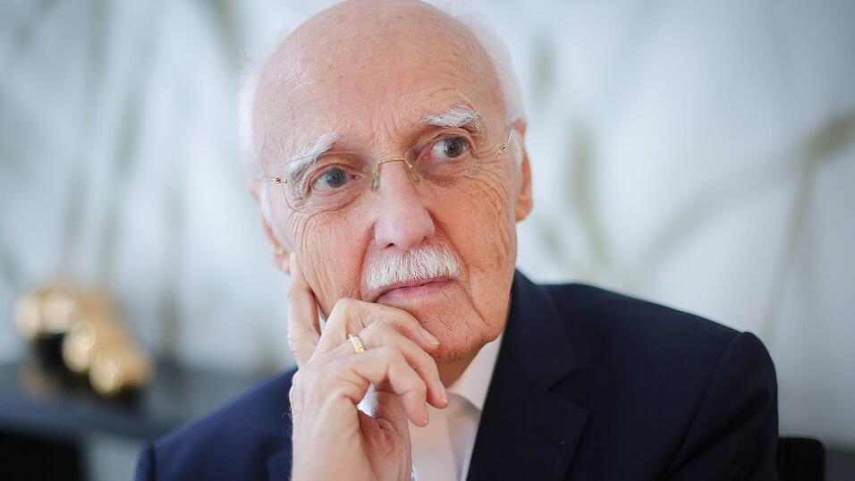 &Uuml;berraschend viele Deutsche blicken mit Optimismus auf das neue Jahr, findet der Hamburger Zukunftsforscher Horst Opaschowski. (Archivbild)