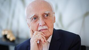 &Uuml;berraschend viele Deutsche blicken mit Optimismus auf das neue Jahr, findet der Hamburger Zukunftsforscher Horst Opaschowski. (Archivbild)