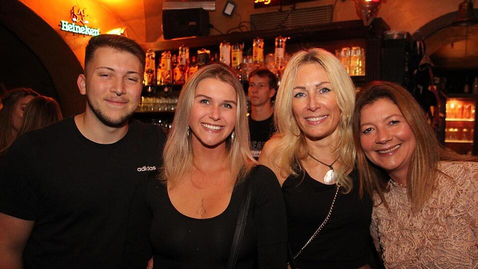 So wurde am Samstag, 23. Oktober, im Beatschuppen in Landshut gefeiert - die Partybilder. So wurde am Samstag, 23. Oktober, im Beatschuppen in Landshut gefeiert - die Partybilder.