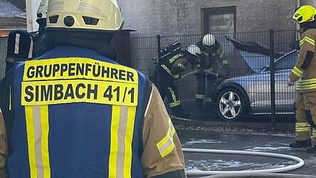 Die Feuerwehr Simbach l&ouml;schte den Brand. Verletzt wurde niemand.&nbsp;