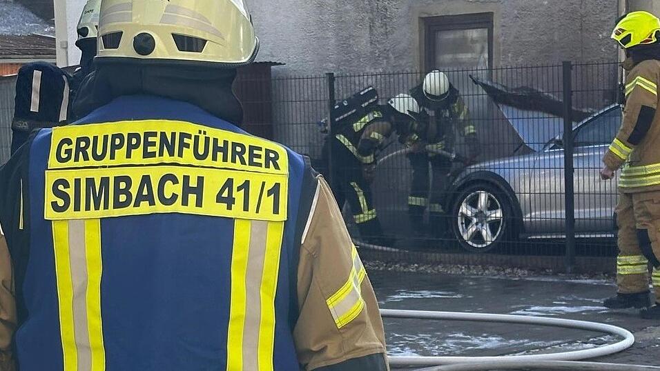 Die Feuerwehr Simbach l&ouml;schte den Brand. Verletzt wurde niemand.&nbsp;