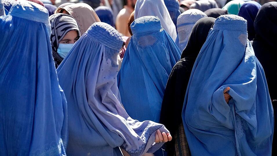 Die islamistischen Taliban haben die Rechte von Frauen und Mädchen, zum Beispiel auf Bildung, massiv eingeschränkt. (Archivfoto)