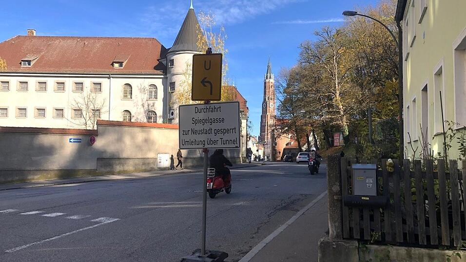 Autofahrer werden auf Höhe der alten JVA umgeleitet.