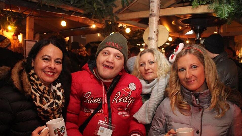 In Landshut lockten am Wochenende der Kunsthandwerkermarkt und die H&uuml;ttengaudi zahlreiche Besucher an.