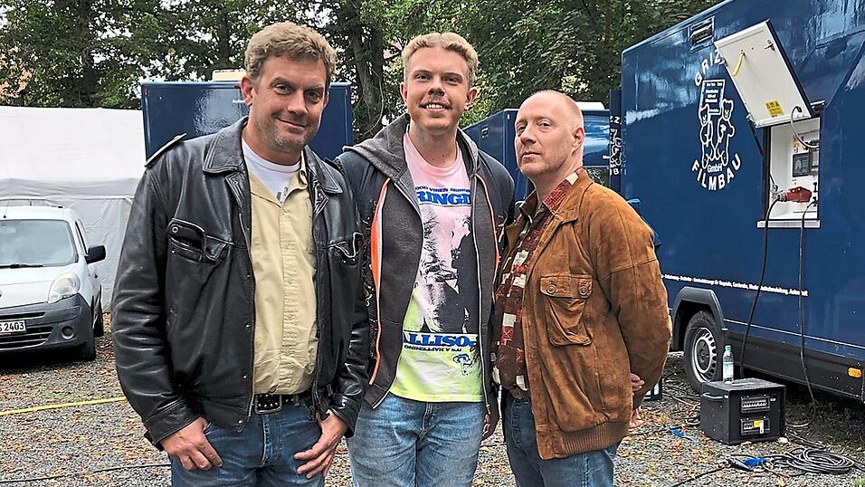 Verstanden sich pr&auml;chtig: 'Lotto-Otto' Johannes Berzl zwischen den beiden Hauptdarstellern Sebastian Bezzel ('Franz Eberhofer', l.) und Simon Schwarz ('Rudi Birkenberger').