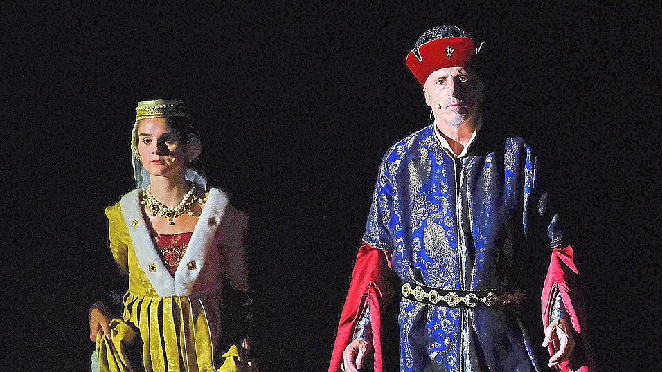 Ein Paar, das sich trotz Altersunterschied gut versteht, zweimal sogar, einmal als Gräfin Margarete von Kleve und Wilhelm III. Herzog von Bayern-München sowie als Klaus Eschbach und Marie Artmeier. Ein Paar, das sich trotz Altersunterschied gut versteht, zweimal sogar, einmal als Gräfin Margarete von Kleve und Wilhelm III. Herzog von Bayern-München sowie als Klaus Eschbach und Marie Artmeier.