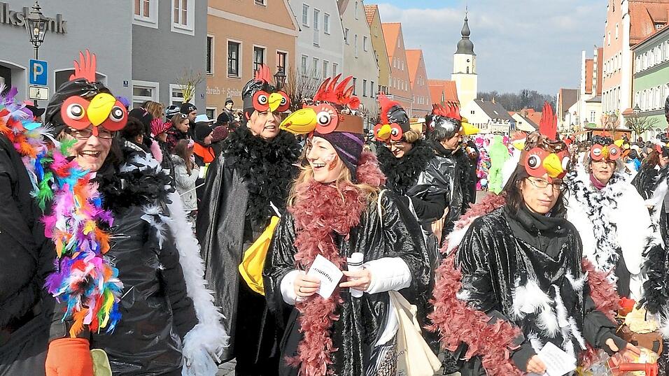 Nach der Corona-Zwangspause freuen sich die Vereine wieder auf die gute Stimmung beim Faschingsumzug am Faschingssonntag. Ab 14 Uhr zieht der Gaudiwurm durch den Markt. Anschließend ist Faschingstreiben und Faschingsparty am Marktplatz. Nach der Corona-Zwangspause freuen sich die Vereine wieder auf die gute Stimmung beim Faschingsumzug am Faschingssonntag. Ab 14 Uhr zieht der Gaudiwurm durch den Markt. Anschließend ist Faschingstreiben und Faschingsparty am Marktplatz.