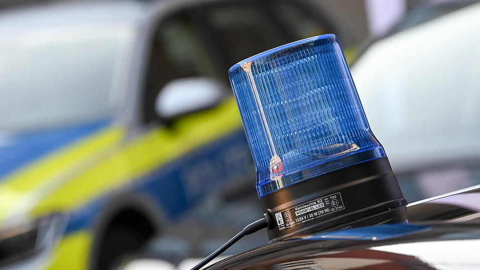 Die Polizei ermittelt jetzt gegen die beiden Streithähne. (Symbolbild)