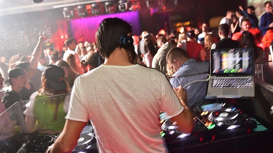 Schickes Parytvolk im Stars am Samstag in Landshut