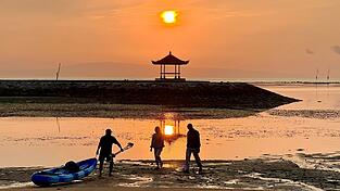 F&uuml;r viele ist Bali das Traumziel schlechthin - aber der Massentourismus macht der 'Insel der G&ouml;tter' zu schaffen. (Archivbild)
