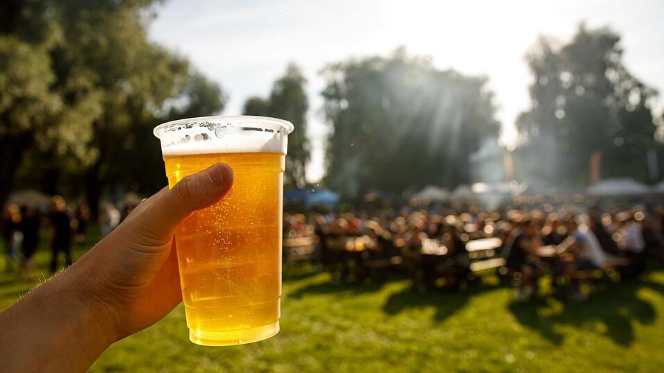 Musik-Fans müssten nicht unbedingt weit fahren, um auf Festivals unter freiem Himmel zu feiern.