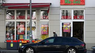In vielen ostdeutschen St&auml;dten gibt es Filialen der Kette M&auml;c Geiz.