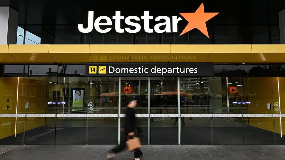 Der Vorfall ereignete sich an Bord einer Maschine der australischen Airline Jetstar. (Symbolbild) Der Vorfall ereignete sich an Bord einer Maschine der australischen Airline Jetstar. (Symbolbild)