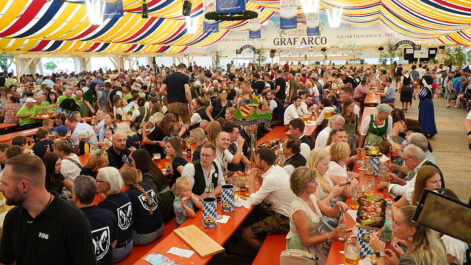 Am Freitag startete das Landauer Volksfest.&nbsp;