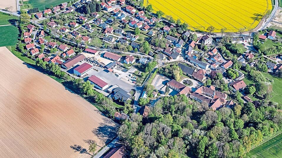 Luftbild von Neufraunhofen.