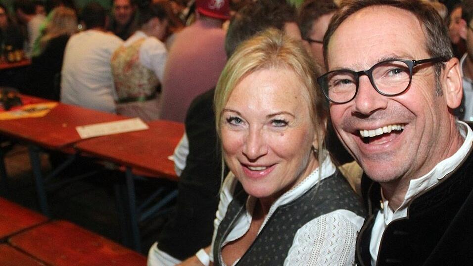 Die besten Bilder vom Wein- und Wei&szlig;bierfest des Burschenvereins Arth und der M&auml;dchengruppe.