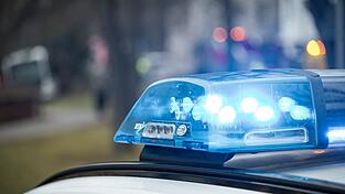 Die ungewöhnliche Yoga-Session der Frau beschäftigt jetzt die Polizei. (Symbolbild)