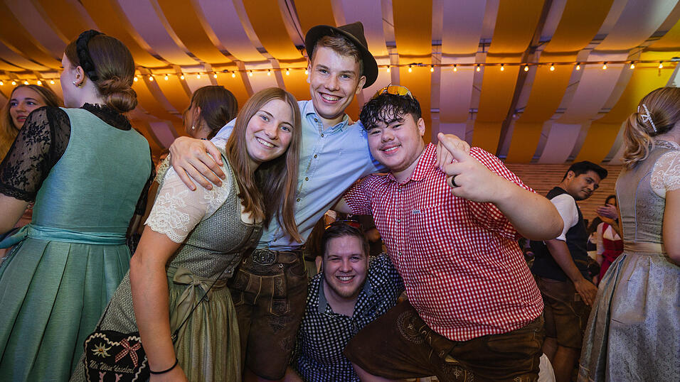 Die Partybilder vom Sonntag, 18. August, aus dem Festzelt Nothaft. Die Partybilder vom Sonntag, 18. August, aus dem Festzelt Nothaft.