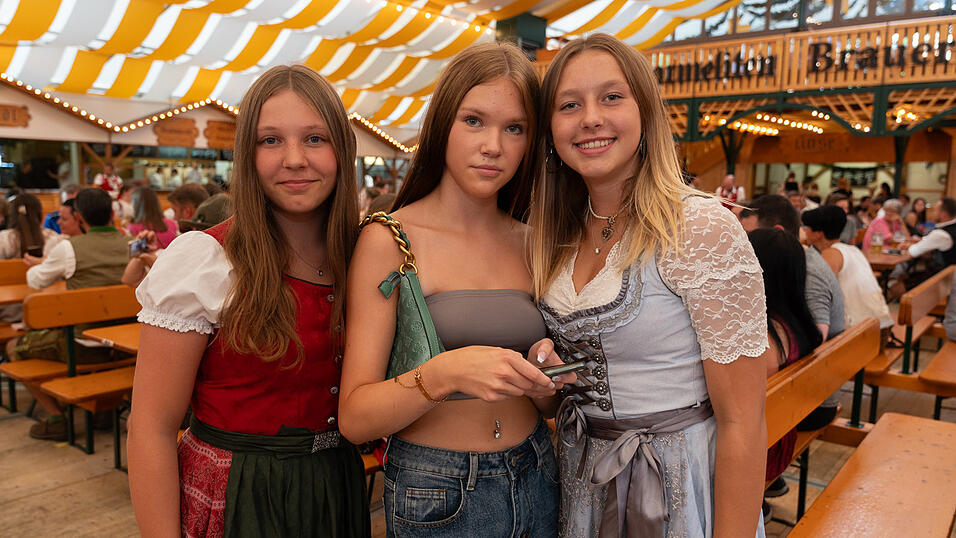 Die Partybilder vom Sonntag, 20. August 2023, aus dem Festzelt Nothaft. Die Partybilder vom Sonntag, 20. August 2023, aus dem Festzelt Nothaft.