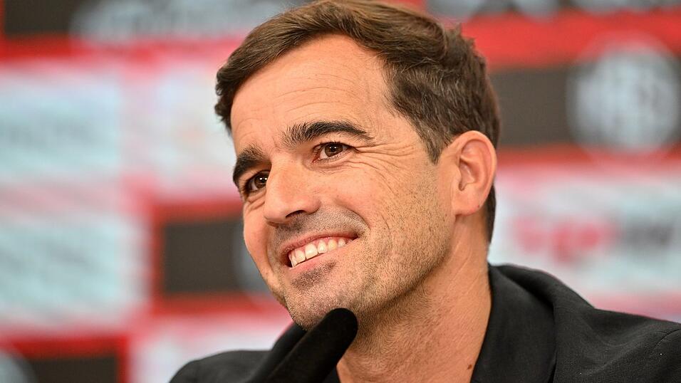 Carles Martinez Novell wurde als neuer Cheftrainer bei Bayer Leverkusen vorgestellt.