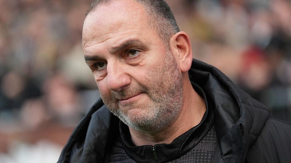 Will das «Unmögliche» gegen die Bayern möglich machen: Heidenheims Trainer Frank Schmidt. Will das «Unmögliche» gegen die Bayern möglich machen: Heidenheims Trainer Frank Schmidt.