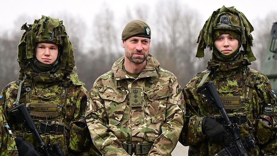 Prinz William war Regimentsoffizier in der Armee und absolvierte auch Stationen bei der Royal Air Force und Royal Navy. (Archivbild)
