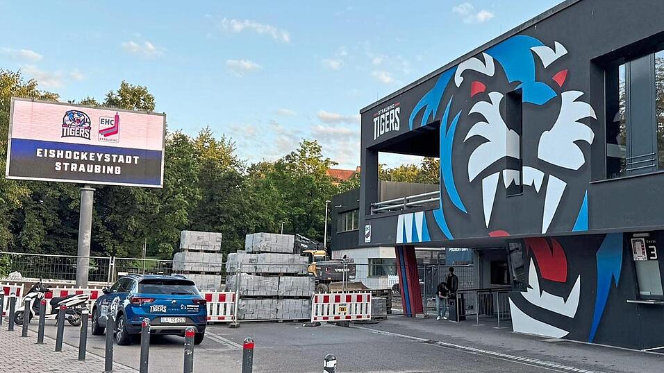 Die Straubing Tigers und der EHC sorgen dafür, dass Straubing eine richtige Eishockey-Stadt ist. Die Straubing Tigers und der EHC sorgen dafür, dass Straubing eine richtige Eishockey-Stadt ist.