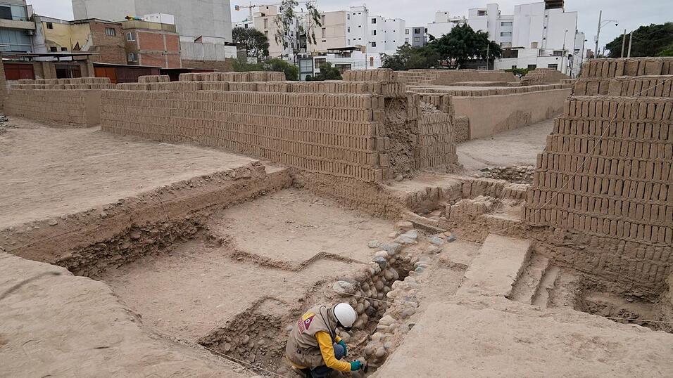 Huaca Pucllana ist eine Ruinenst&auml;tte mitten in der peruanischen Hauptstadt Lima.